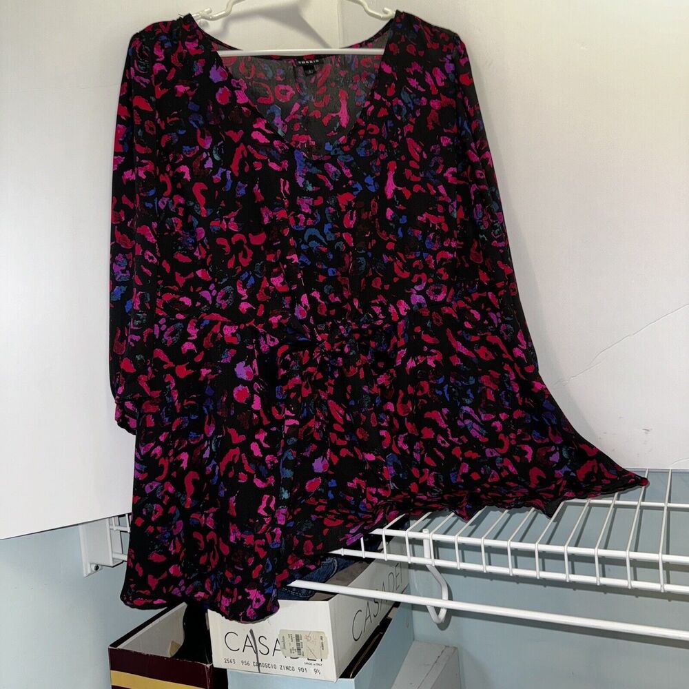Torrid Size 1 Black Pink Georgette Tie Front Blouse Plus Size V Neck